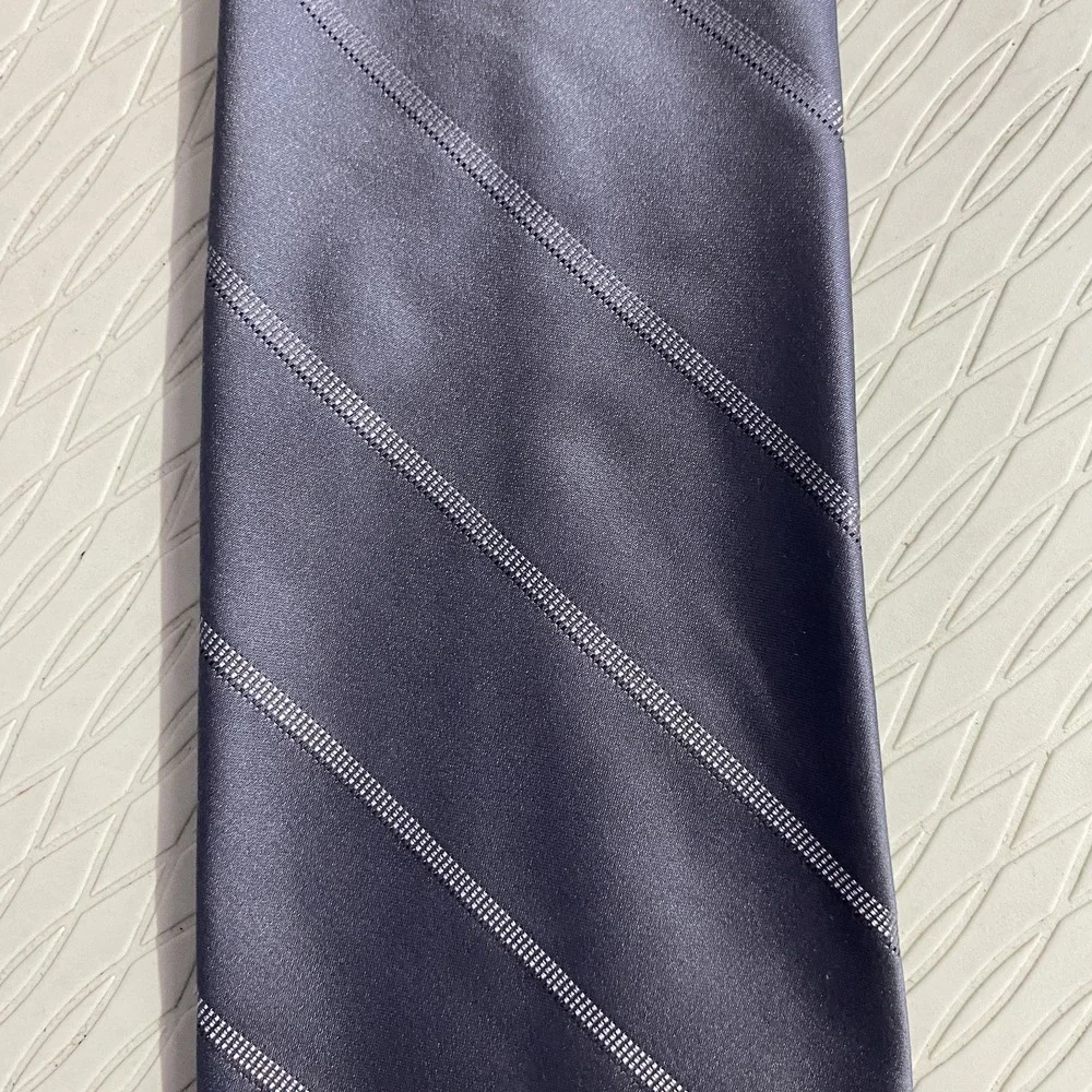 Calvin Klein Striped Mens Tie 100%‎ Silk Gray 58
